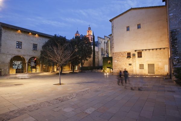 Place de l'Om Monastère de Sant Cugat