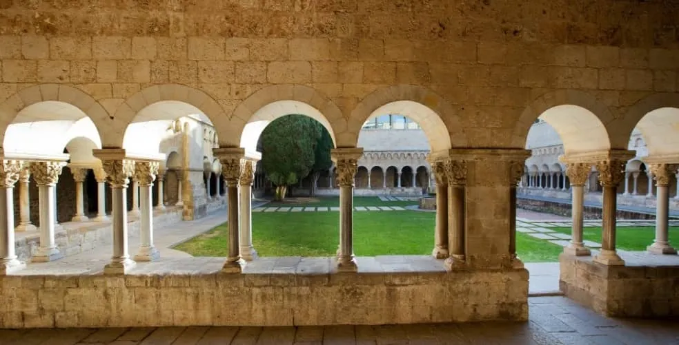 Visita guiada al claustro del monasterio de Sant Cugat